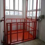 導(dǎo)軌式升降臺(tái).