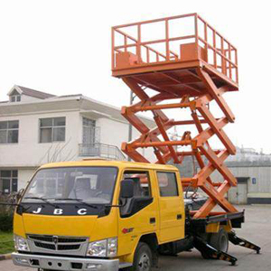 剪叉式升降貨梯